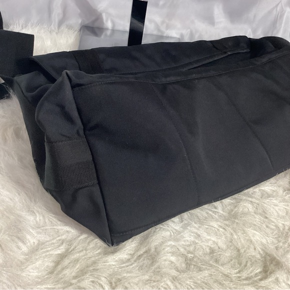 GUCCI Black Nylon Unisex Silver Metal Buckle Shoulder Messenger Bag 122375 - Picture 5 of 14